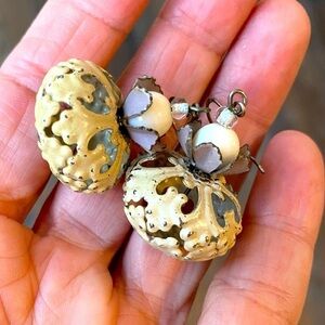 Vintage Cream Little Lantern Style Pair of Earrings